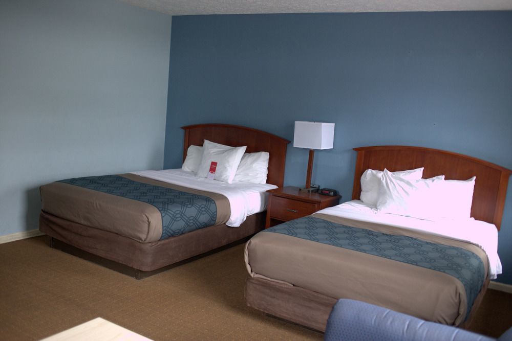 Econo Lodge Inn & Suites South Sandusky Bagian luar foto